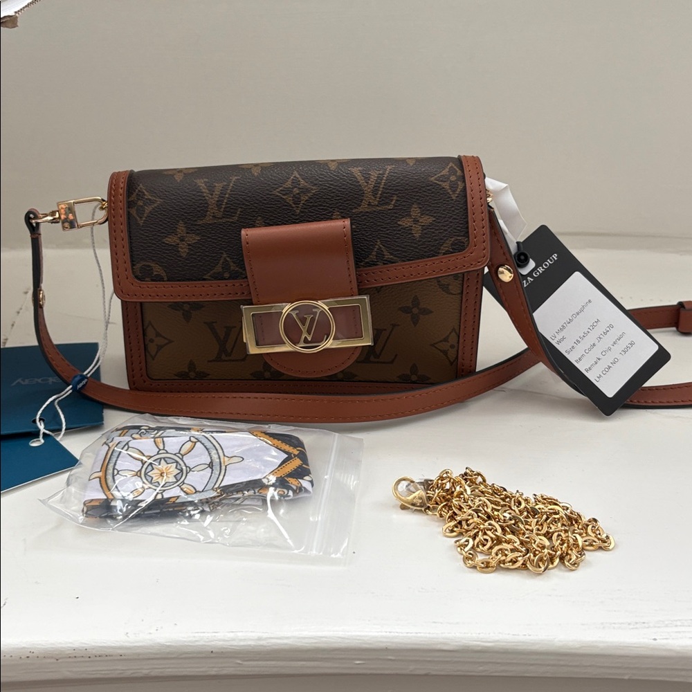 Louis Vuitton Dauphine Brown and Tan WOC / cross body - gorgeous! - Picture 7 of 9